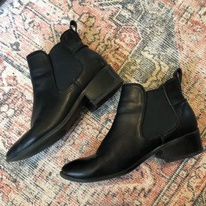 Steve Madden Chelsea Boots
